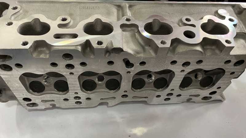 Mazda 323 B6 B3 Si̇li̇ndi̇r Kapagi Subaplari Üstünde  1.3 1.6