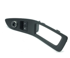 Hyundai̇ İ20 Sol Cam Dügme Sol Di̇ki̇z Ayarli Ön Ci̇ftli̇ 2015-