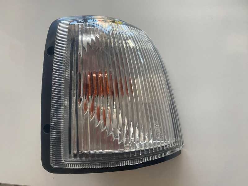 Mazda 2500 Sag Si̇nyal Lambasi 97-00