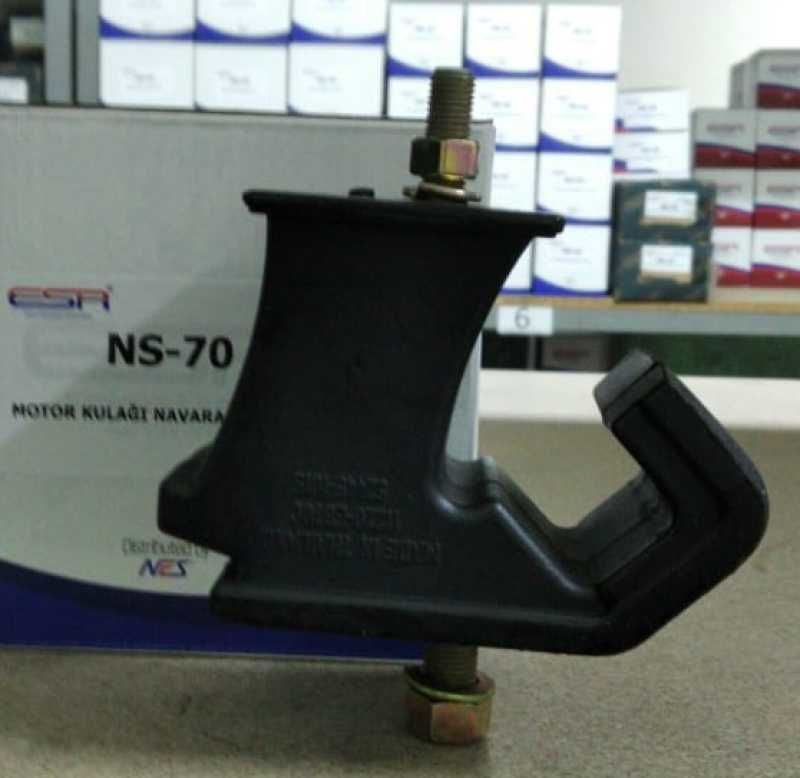 Ön Motor Kulaği Navara  05-13