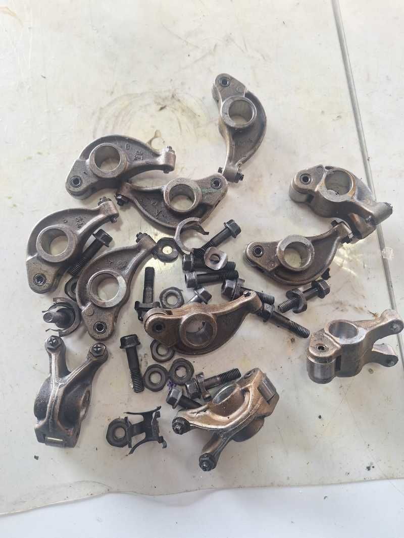 Cikma Orji̇nal Tuş Eksoz Emme Subap Lancer 92-00 Cari̇sma 95-99 Galant 93-97 Colt 96-04  Proton