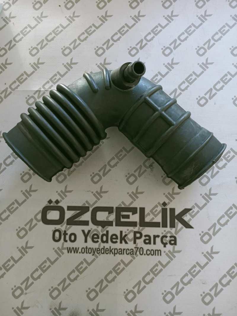 Ni̇ssan Skystar Navara Pi̇ckup Hava Fi̇ltre Borusu