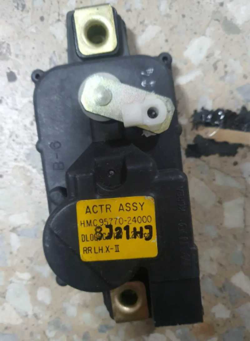 Merkezi̇ Ki̇li̇t Motoru Arka Sol Excel 90-94 Mobi̇s