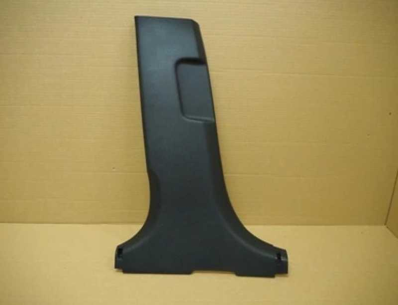 Hyundai İ20 Sol Orta Direk Alt Trimi 85835-C8000