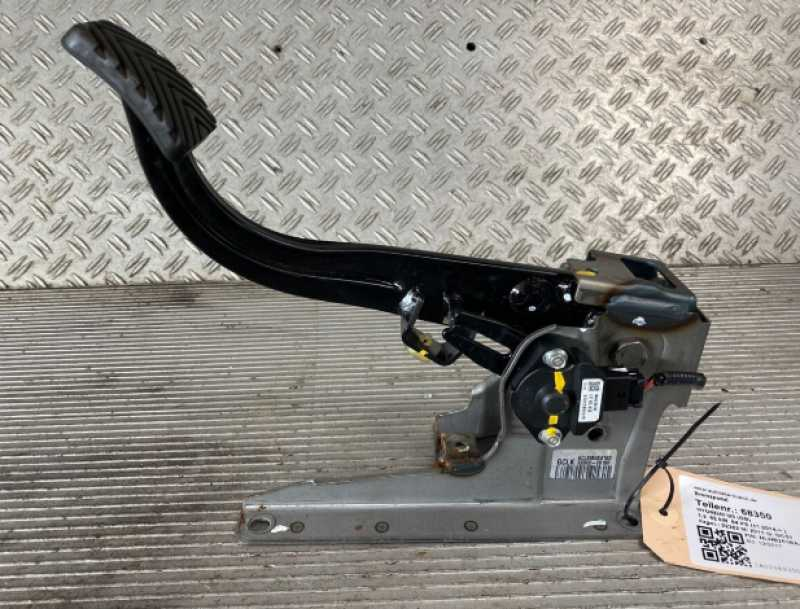 Hyundai İ20 1.2 Debri̇yaj Pedali 2014-2019 32802-C8100