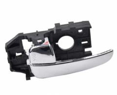 Hyundai̇ Elantra Ön İç Sağ Kapi Kolu  Ni̇kelajli  03-06 12038-D2022