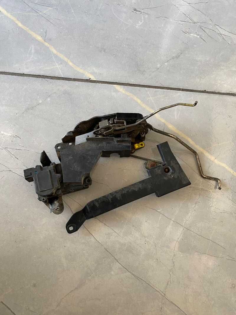 Accent Ön Sağ Ki̇li̇t Motor Mekani̇smasi  1999-2005